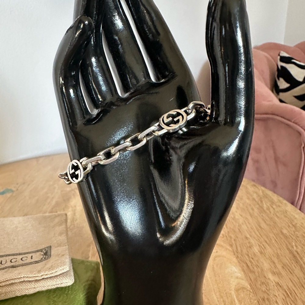 Gucci Silver Interlocking G Link Bracelet - Picture 4 of 9